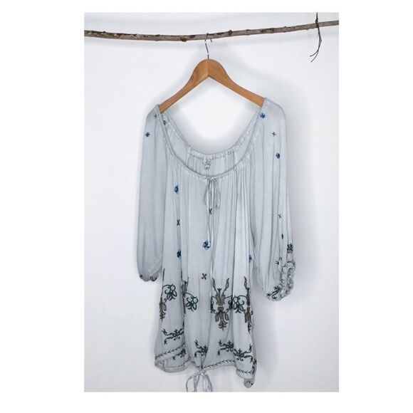 white Boho Floral Embroidered Woven Top - Picture 9 of 13